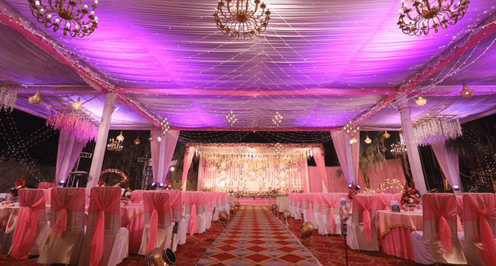 The Carlton Hotel - Wedding Lawn In Lucknow